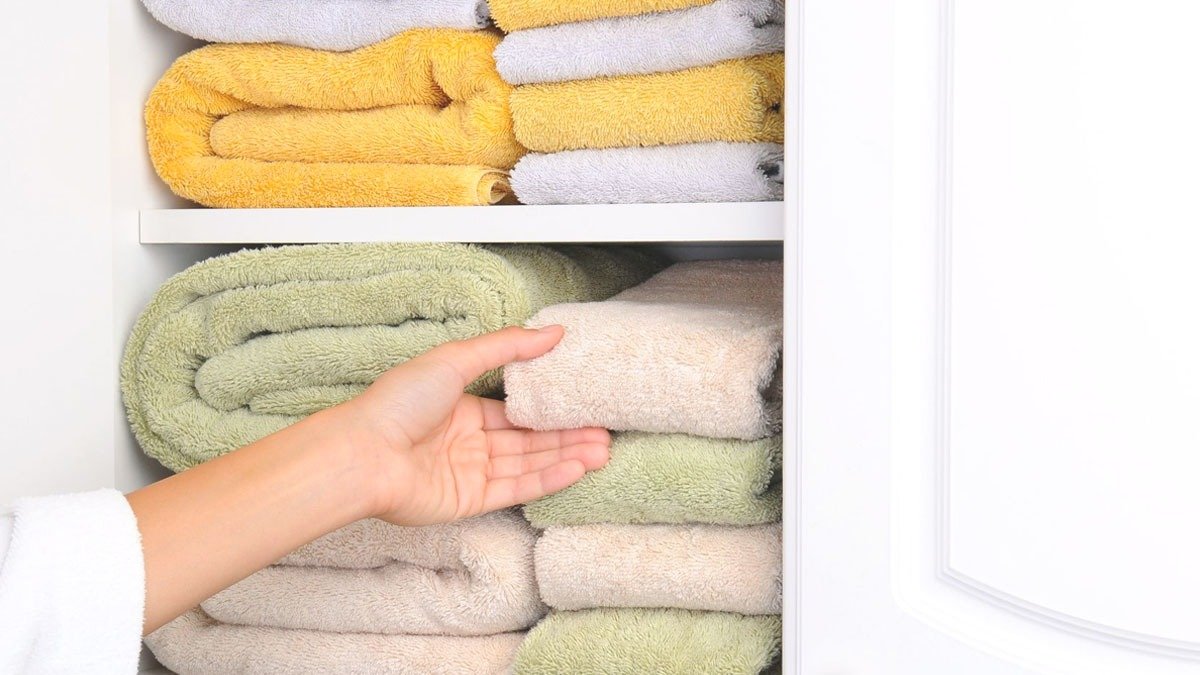 V domě bylo více než 50 malých ručníků – poté, co jsem vyhodila více než polovinu z nich, se úložný prostor stal úhlednějším a život se stal pohodlnějším