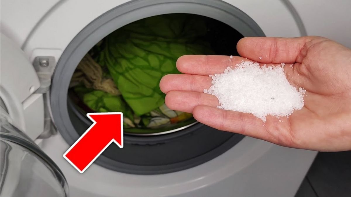 Teď už opravdu nemůžu prát bez malého sáčku se solí. Podělím se s vámi o své tajemství, proč má smysl přidat ji do pračky