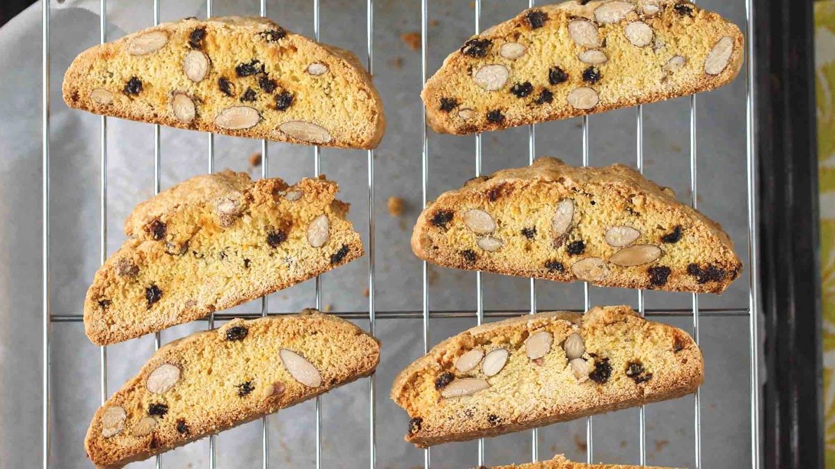Italské biscotti se sušeným ovocem, mandlemi a ořechy 3 Italské biscotti se sušeným ovocem, mandlemi a ořechy