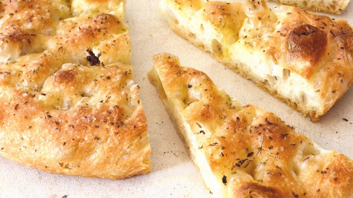 Nadýchaná focaccia: správný postup pro dokonalé těsto a ještě lepší oblohu 7 Nadýchaná focaccia: správný postup pro dokonalé těsto a ještě lepší oblohu