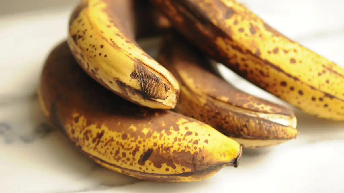 Odborníci udělali jasno: je bezpečné jíst banán s černými tečkami na slupce