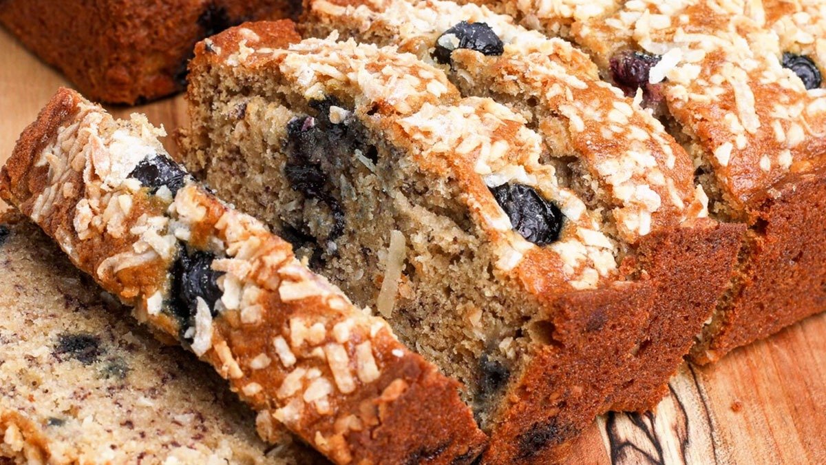 Měkký kokosový koláč se sušeným ovocem