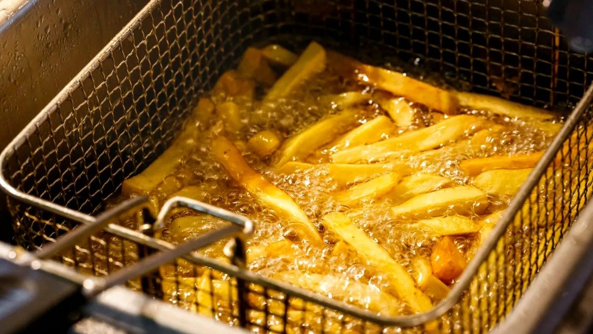 Přidejte to do oleje před smažením a hranolky budou dokonale křupavé