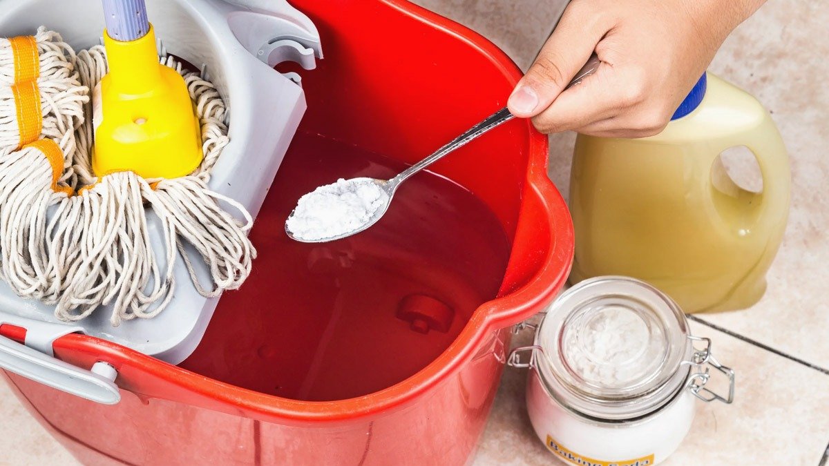 Přidáváme sůl do vody na mytí podlah: k čemu to slouží a proč se to doporučuje?