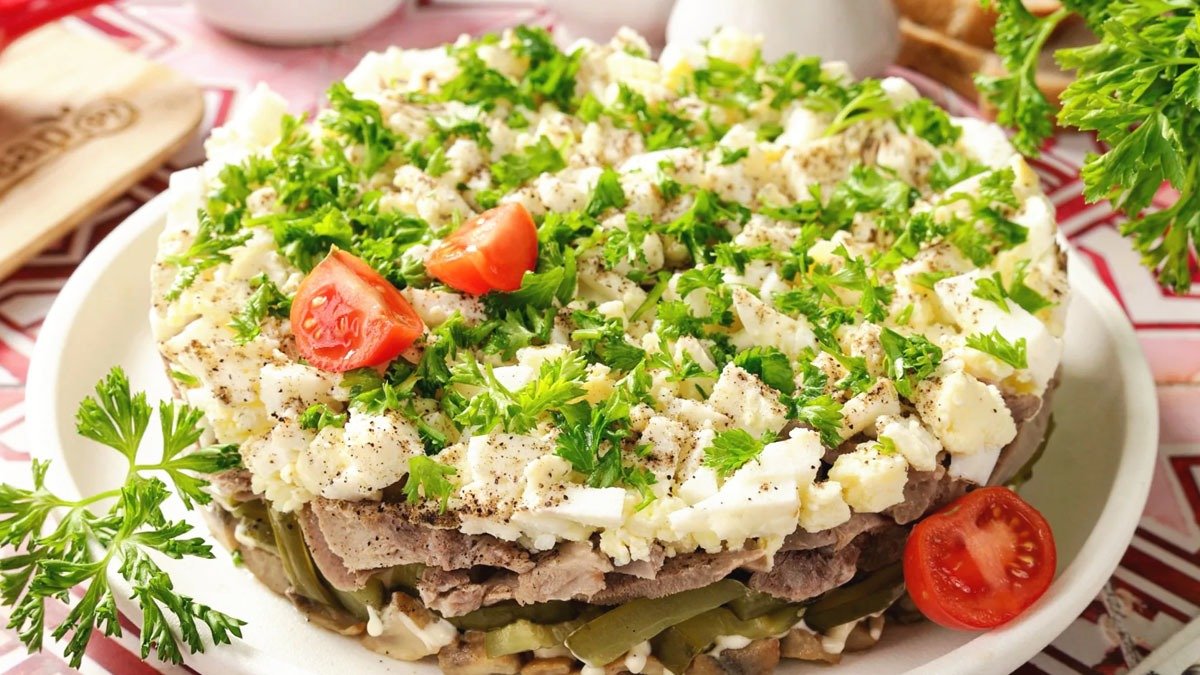 Tento salát si získá srdce celé rodiny: připravíte ho bleskově