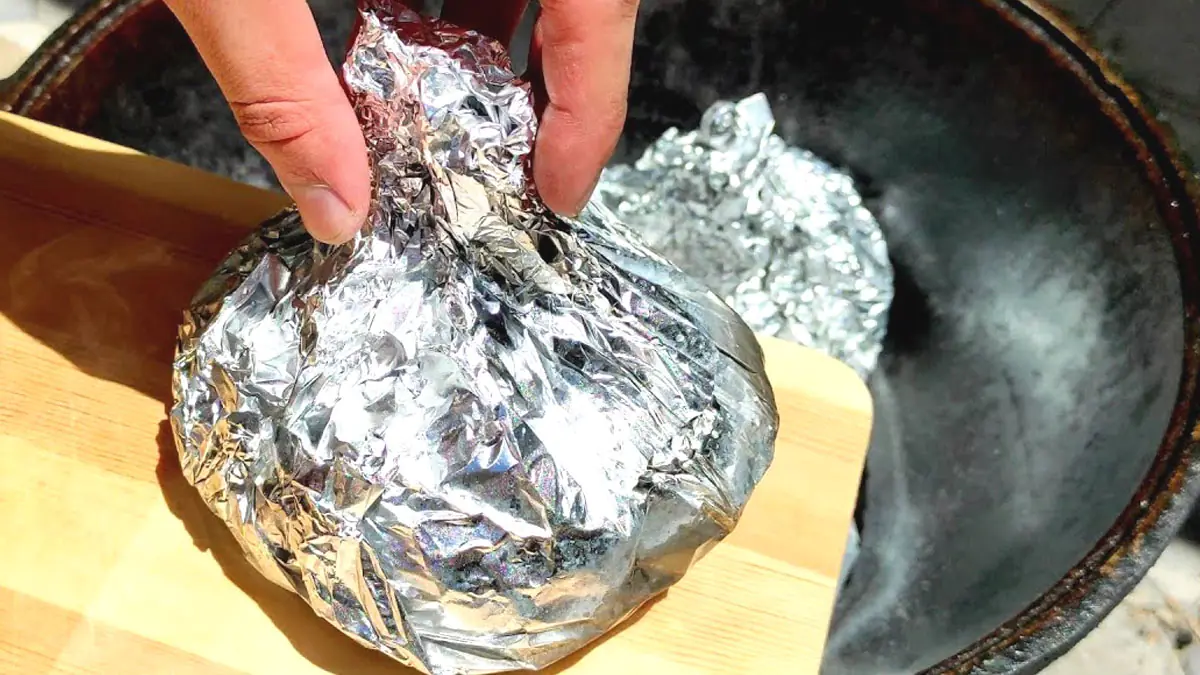 Porcované horké jídlo ve fólii za 15 minut: kuřecí paličky se zeleninou – chutné a jednoduché