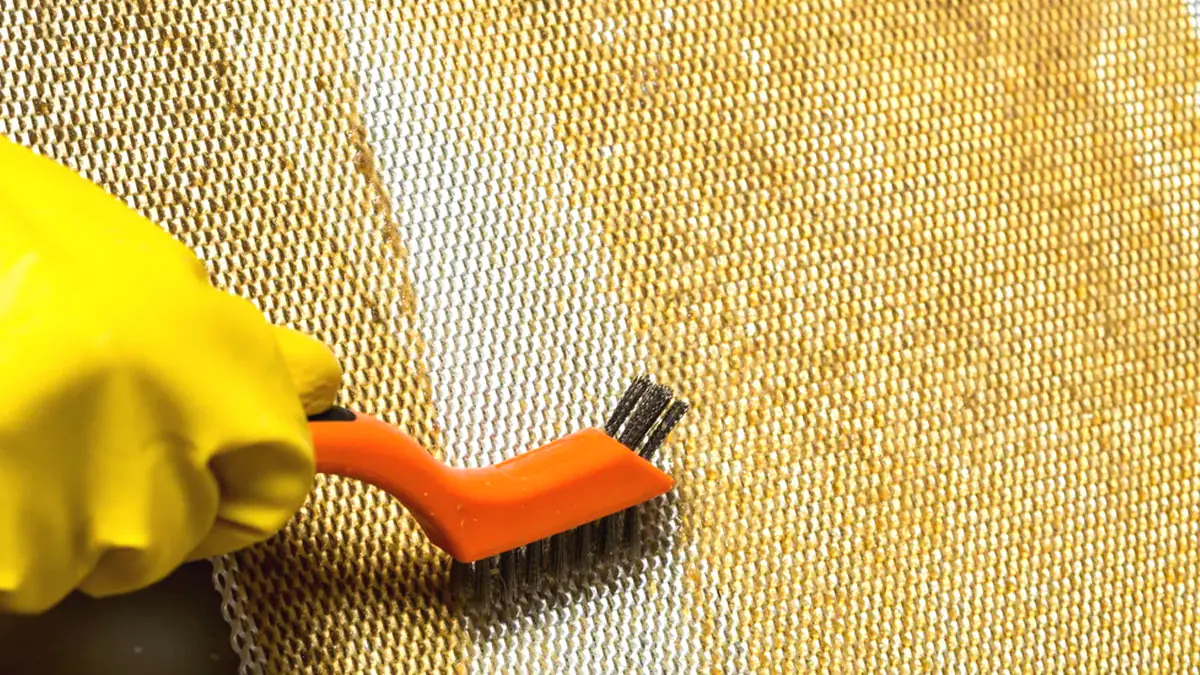 Většina lidí čistí digestoř špatně: jak odstranit připečený tuk