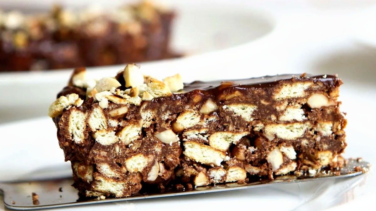 Dnes ukážu, jak správně a chutně připravit dort ze sušenek se smetanovým krémem