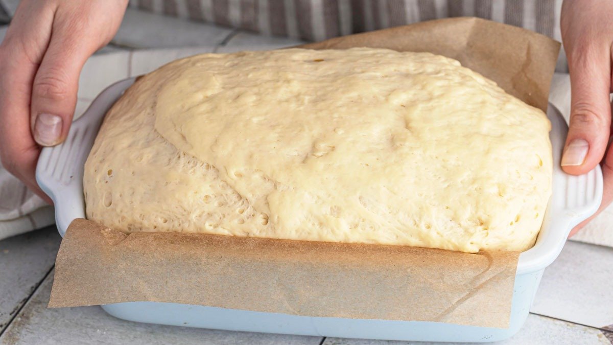 Naberte hustý jogurt a přidejte ho do vroucí vody – do kavárny už chodit nemusíte