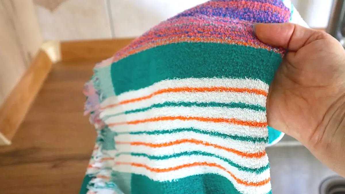 Co dělat s potrhaným nebo velmi starým ručníkem? Skvělý nápad, jak mu dát nový život doma