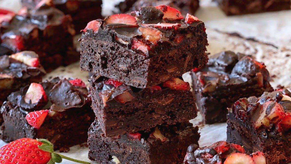 Zdravější brownie s lehkou a nadýchanou čokoládovou pěnou