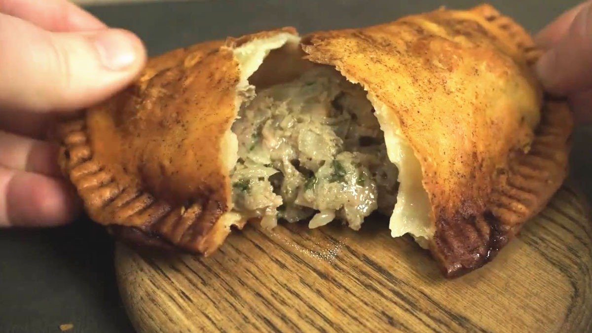 Kůrka bublá, náplň vytéká: rychlý způsob, jak připravit dokonalé čebureky