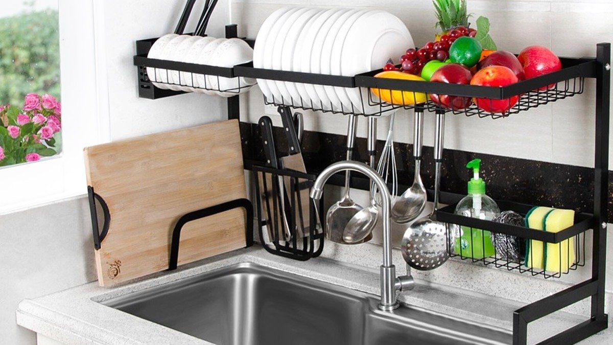 Konec tradiční sušáku na nádobí: nový „oblíbenec“ uvolní místo a zorganizuje kuchyni