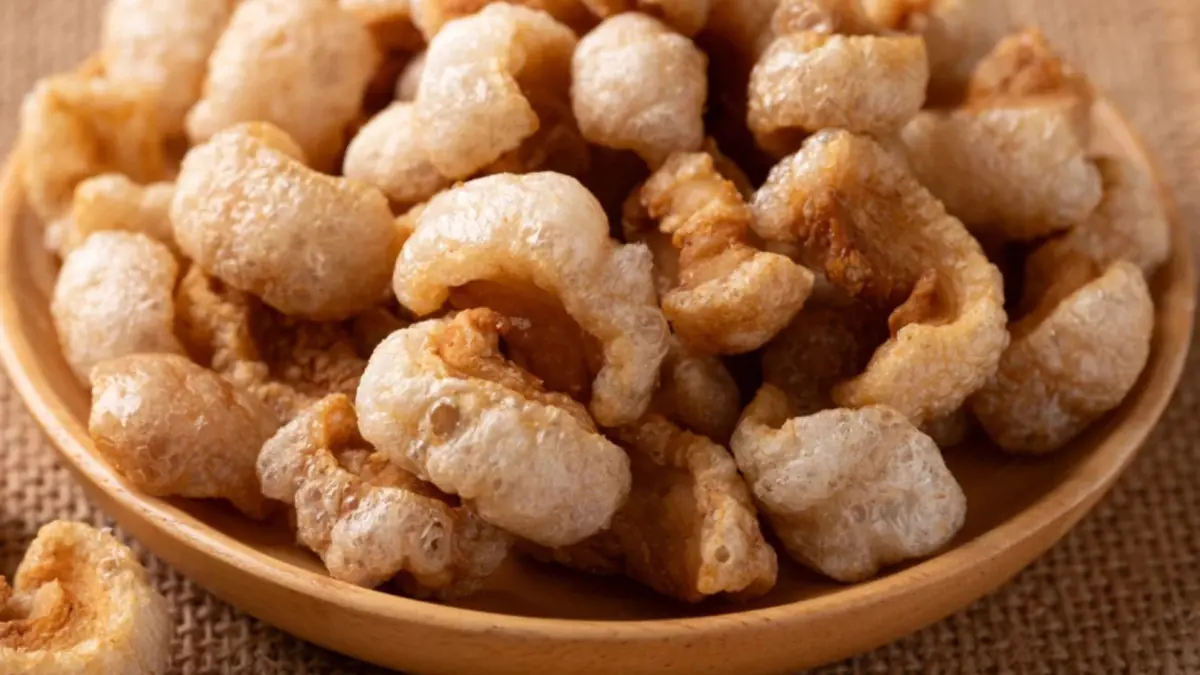 Češi to odřezávají, přitom je to nejlepší část oběda plná kolagenu. Když se připraví správně, křupe jako chipsy