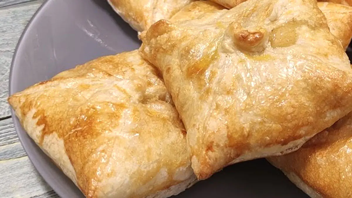 Pikantní svačina: listové kapsy s mletým masem a fetou