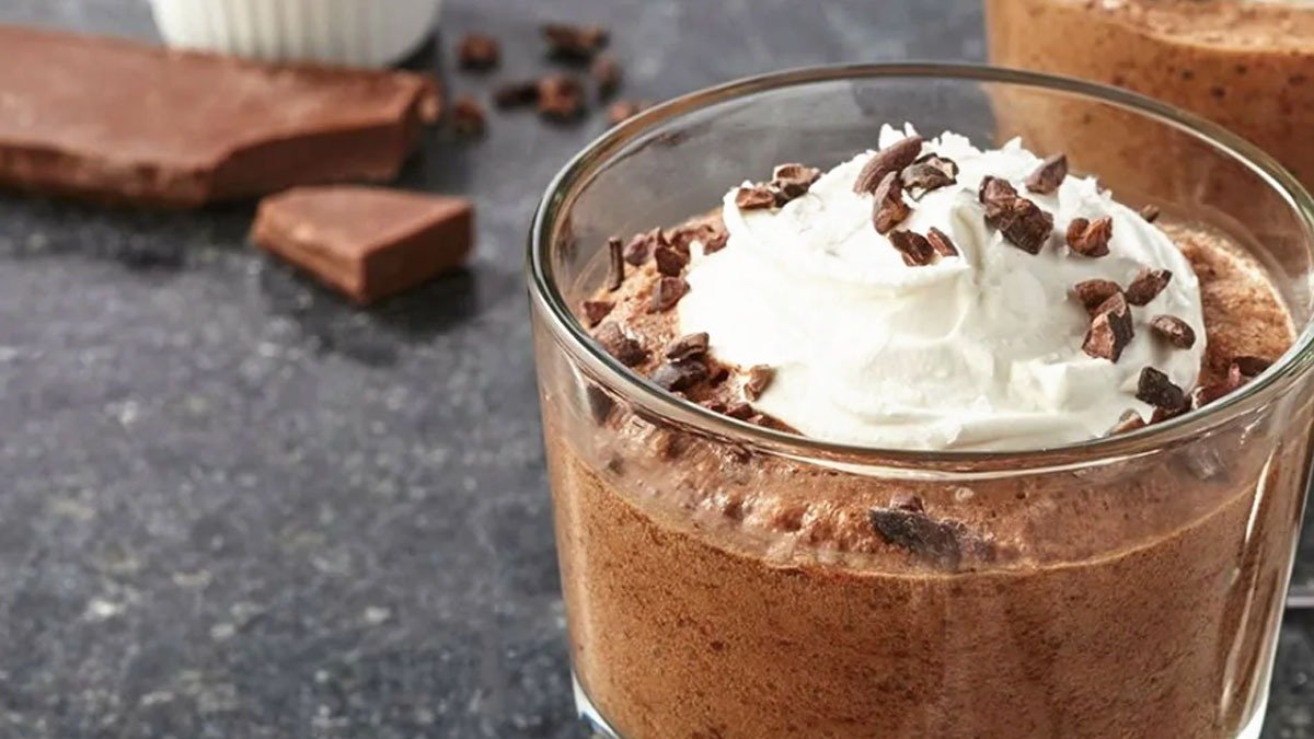 Vezmu sklenici instantní kávy a smíchám ji s mlékem: za pár minut mám lahodný dezertní krém