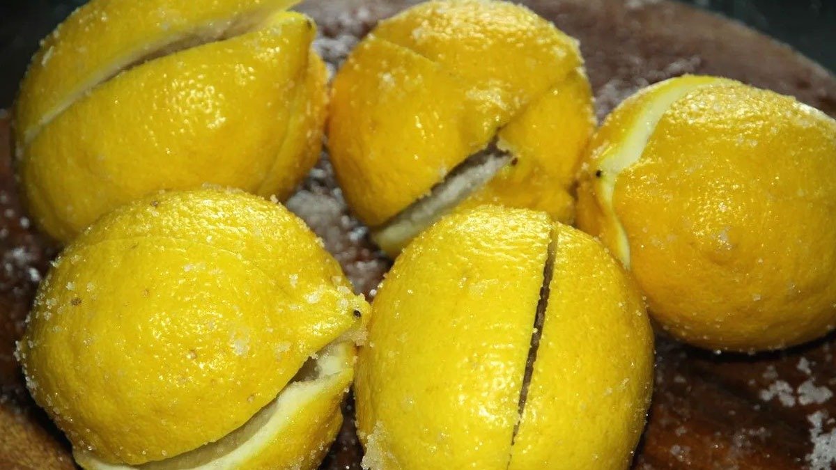 Plíseň ani vysychání citronům už nehrozí: jednoduchý trik, díky kterému se nekazí