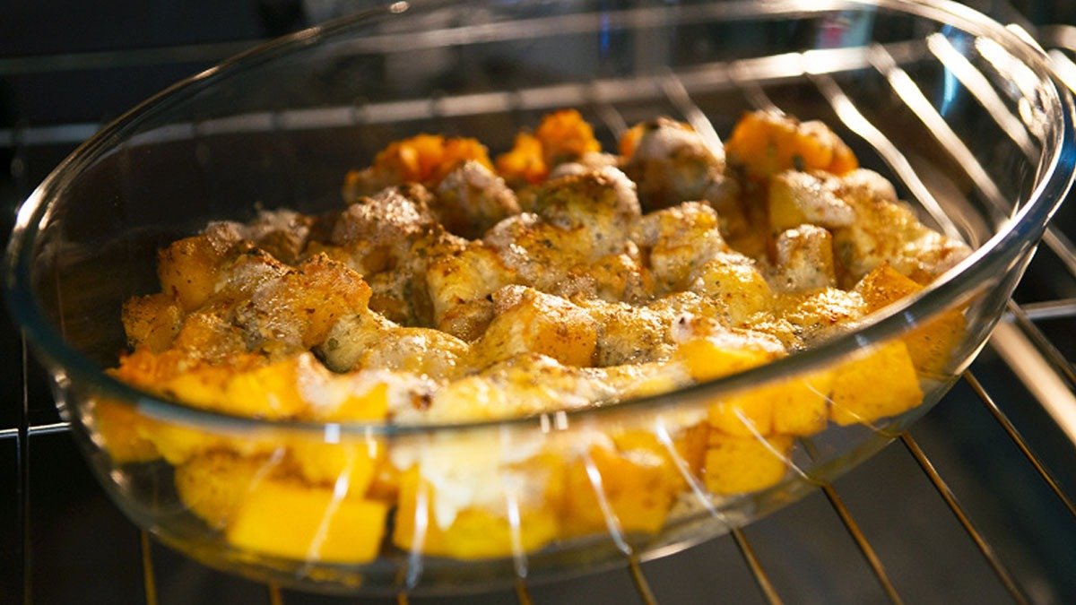 Horkovzdušná fritéza versus trouba: co zvolit pro pečená jídla 4 Horkovzdušná fritéza versus trouba: co zvolit pro pečená jídla