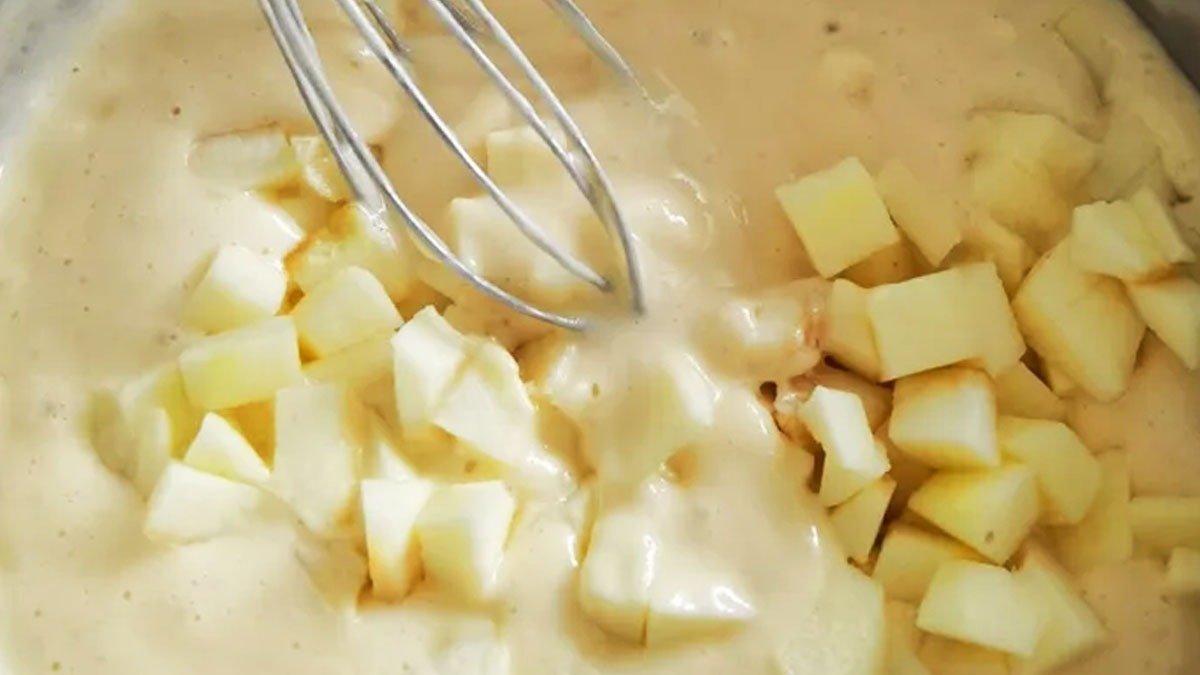 Obrácený jablečný koláč