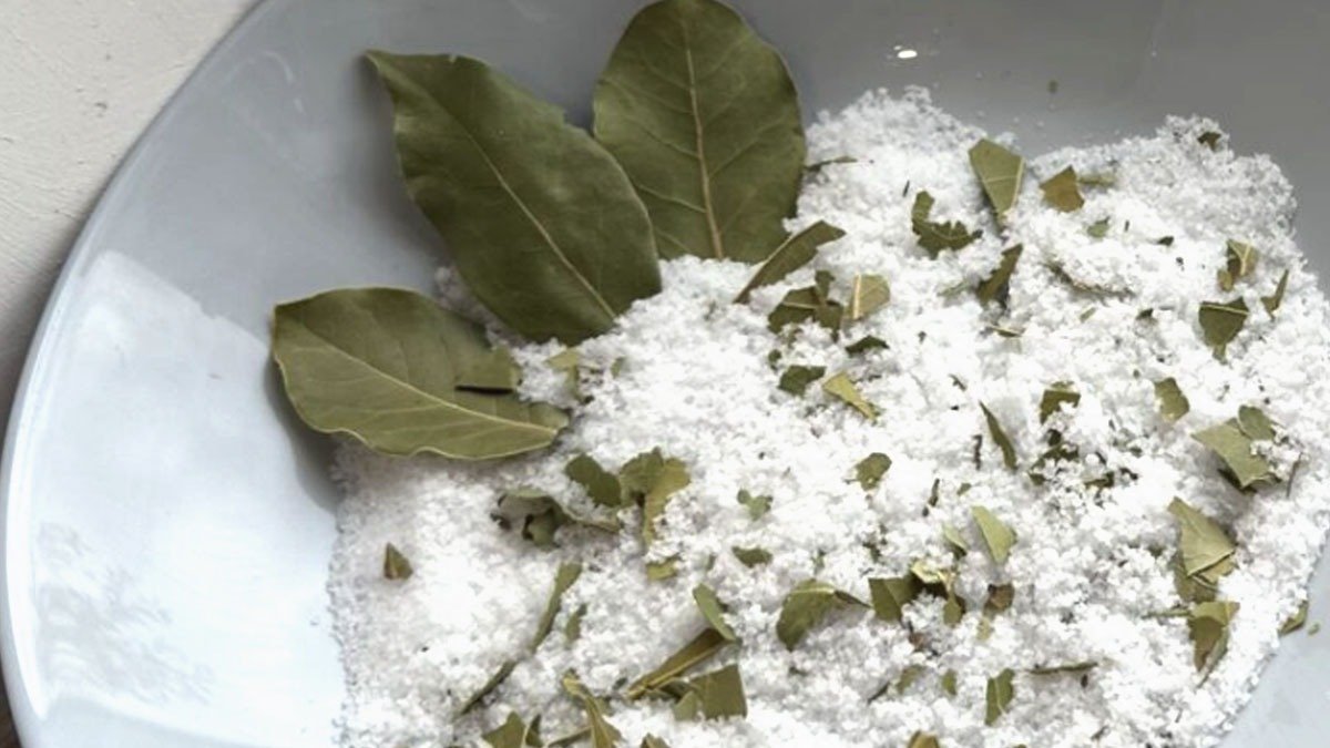 Sůl a bobkové listy v každé místnosti: podívejte se, co se stane po 24 hodinách