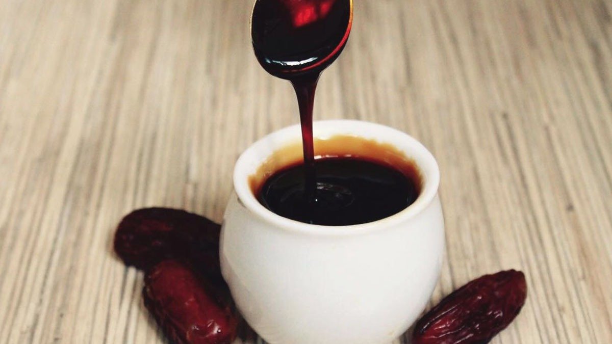 Datlový koláč bez cukru a bez mléčných výrobků