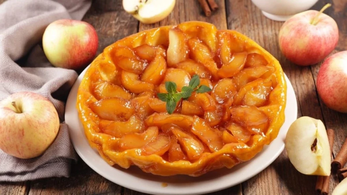 Obrácený jablečný koláč
