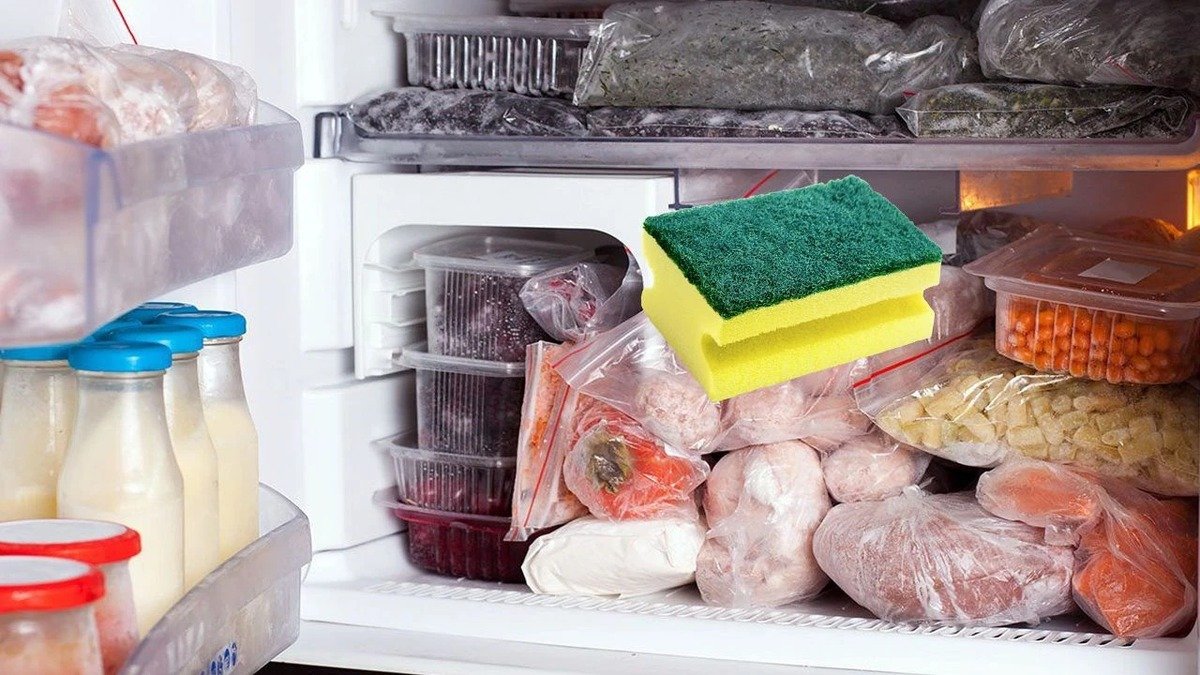 Dala jsem kuchyňskou houbičku do mrazáku a nestačila jsem se divit: teď to dělám pořád 9 Dala jsem kuchyňskou houbičku do mrazáku a nestačila jsem se divit teď to dělám pořád