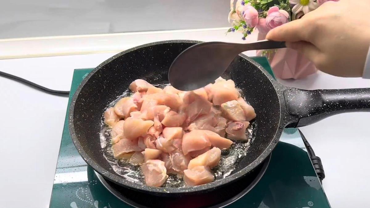 Proč byste nikdy neměli mýt kuřecí maso před přípravou 2 Proč byste nikdy neměli mýt kuřecí maso před přípravou